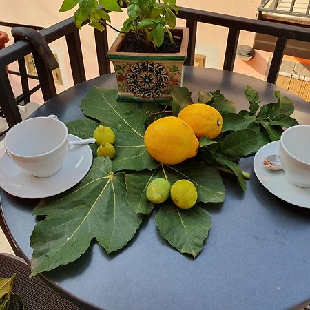 Casa Vacanze Rosy "Nel Verde" 帕利努罗 外观 照片