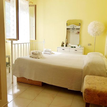 Casa Vacanze Rosy "Nel Verde" 帕利努罗 外观 照片