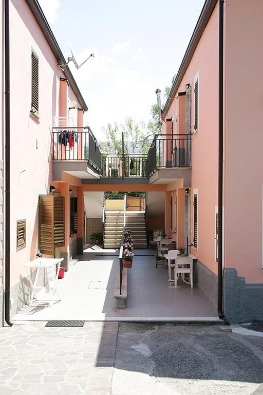 Casa Vacanze Rosy "Nel Verde" 帕利努罗 外观 照片